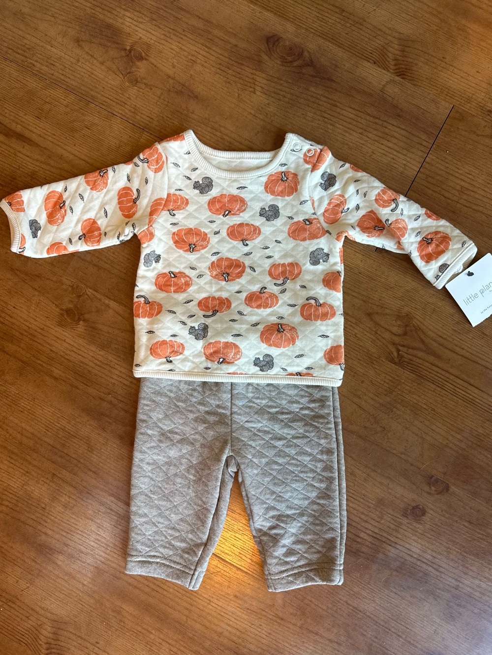 ✨NWT✨ Carter’s 3M Pumpkin 2-Piece Outfit